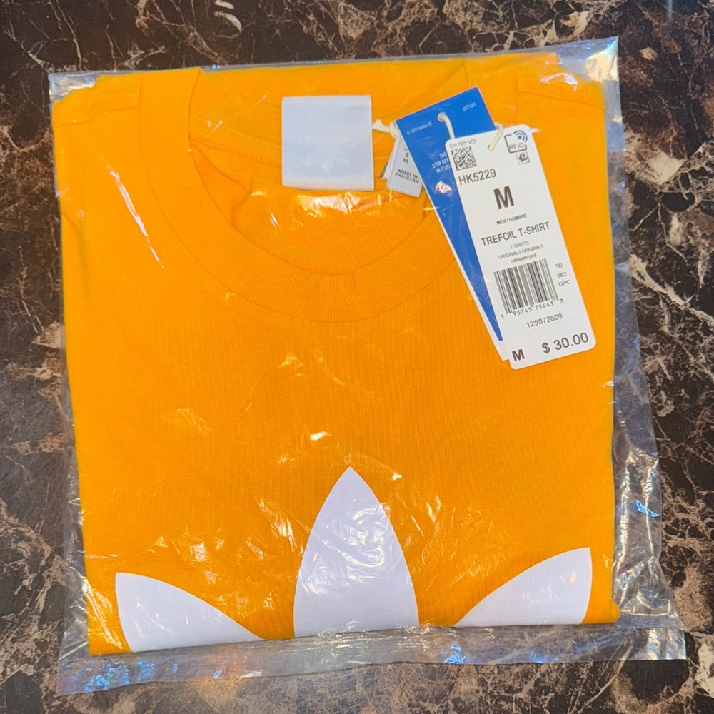 NWT Adidas Originals Men’s Collegiate Gold Trefoil T-Shirt - Size M